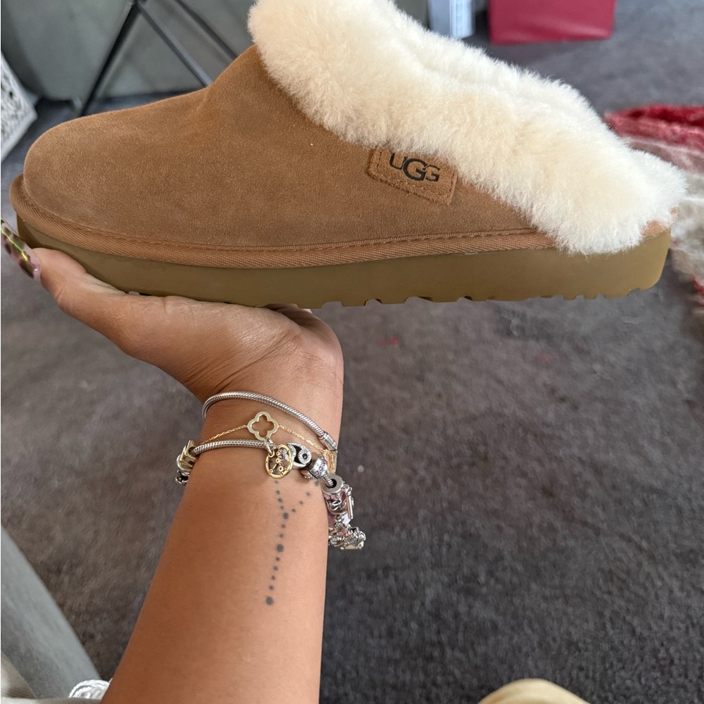 UGG Chestnut Coquette Slippers with Cream Lining